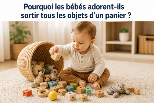 bebe vide son panier de jouets