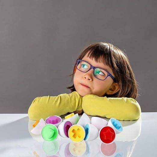 boite a oeufs blanc fille lunettes