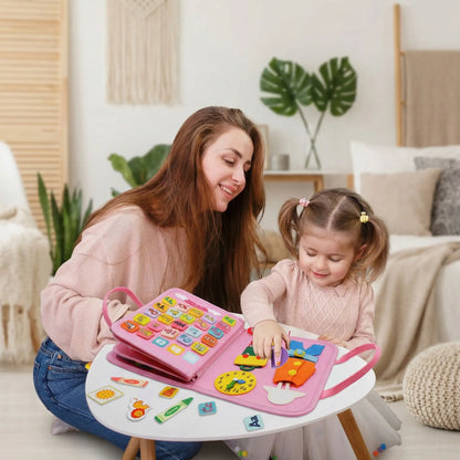 busy board licorne fille joue maman