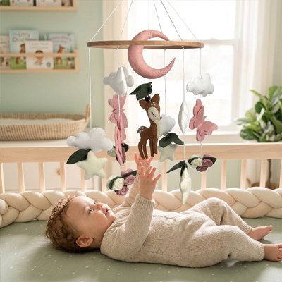Mobile bébé bambi bebe boy touche
