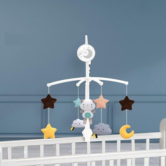 Mobile bébé ourson chambre verte